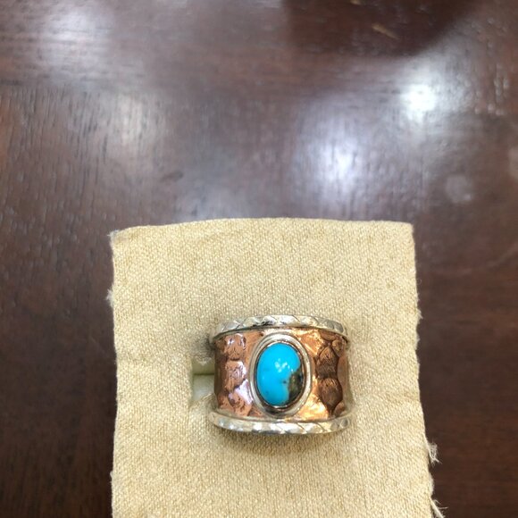 Turquoise Gemstone Ring - Oval Shape - Wide Hammered Copper Band - Size 10 - Picture 10 of 13